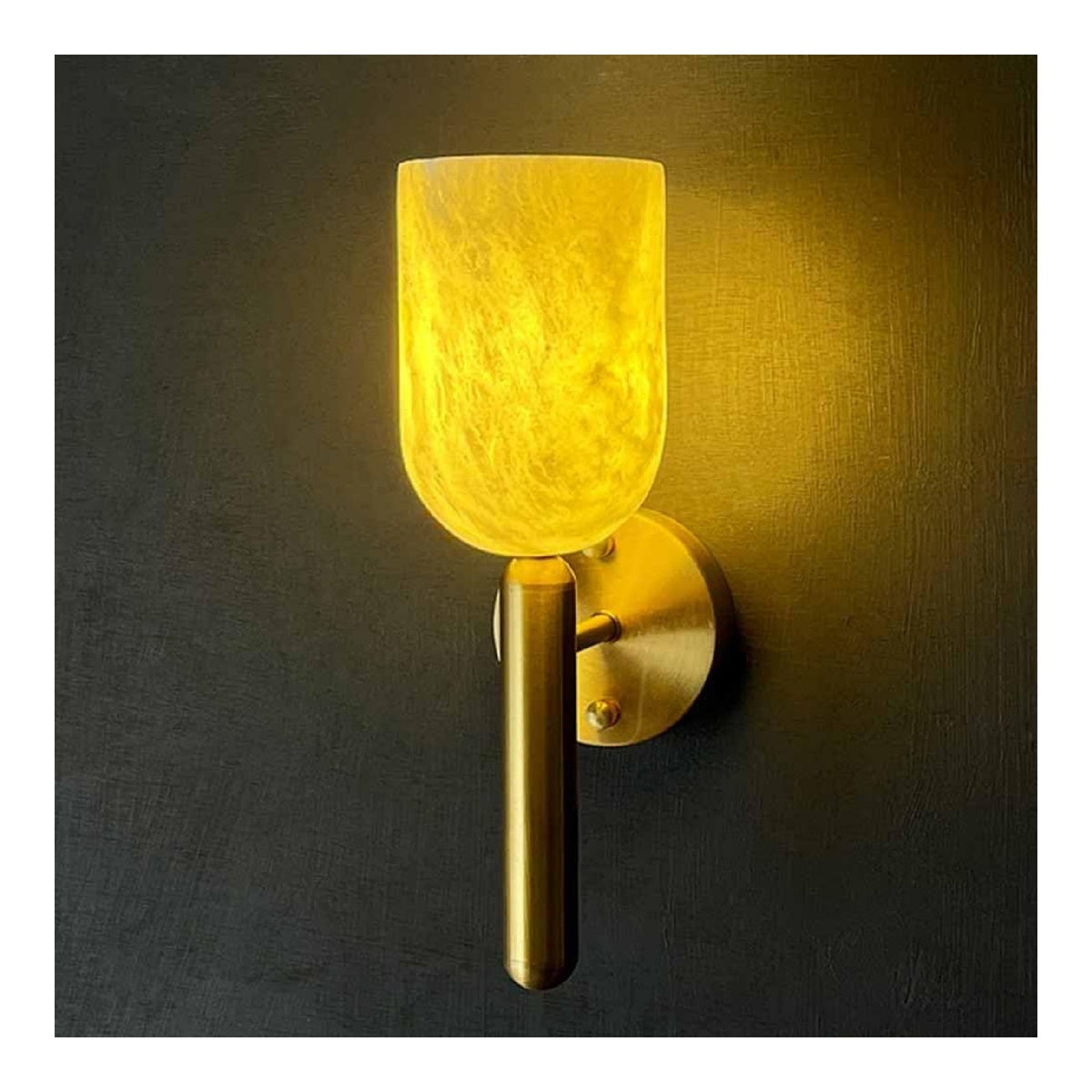 Applique murale Ambre et Vert a presence elegante et lumiere agreable E14