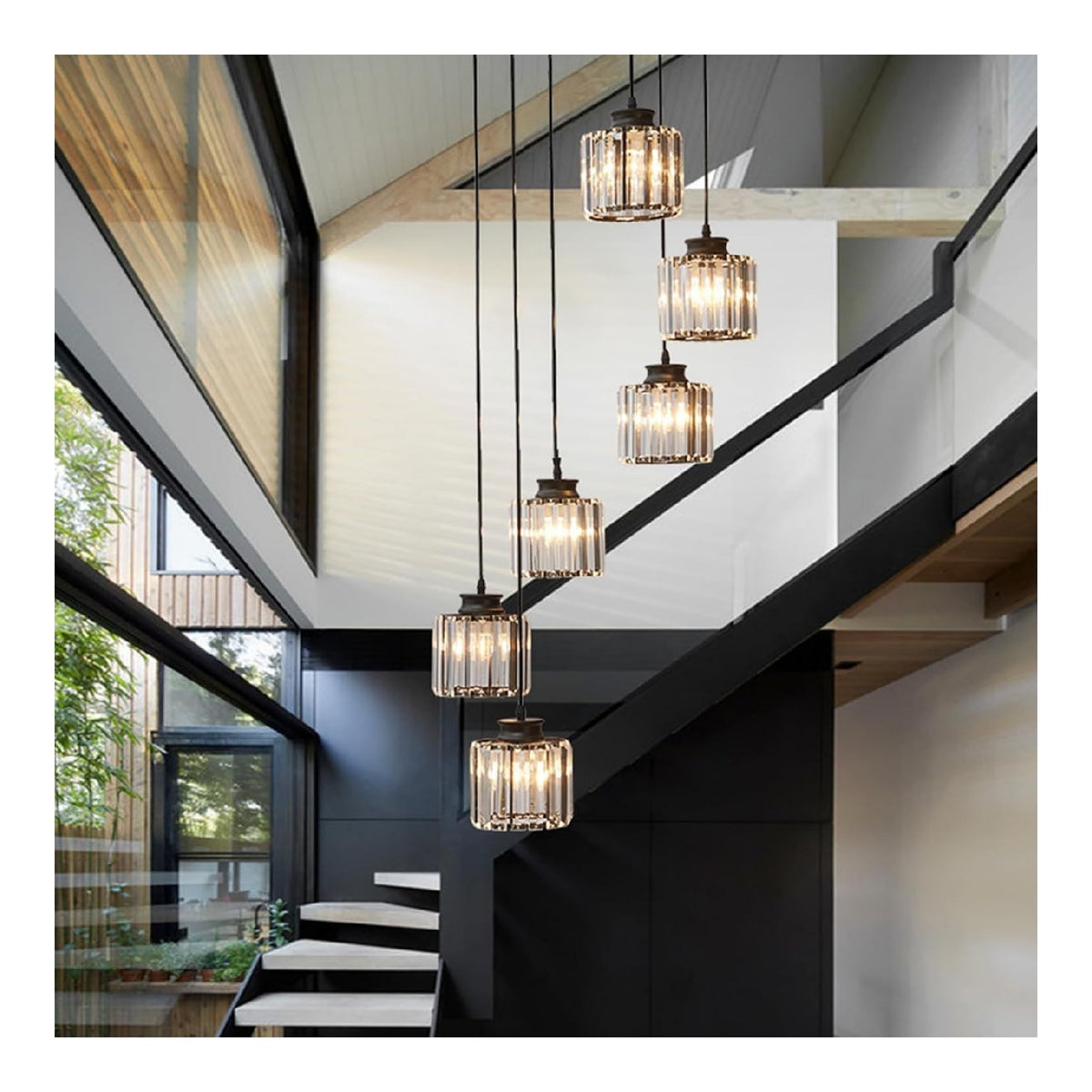 Solution lumineuse Noir et Transparent au dessin sobre en format suspension E27