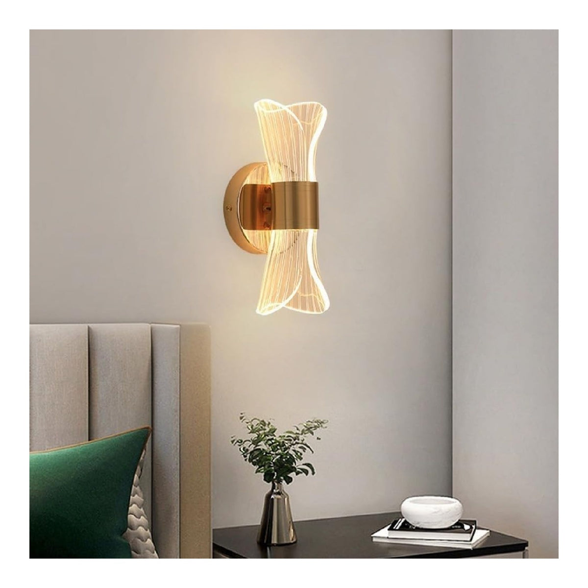 Eclairage Blanc et Dore contemporain en version applique murale 10 W