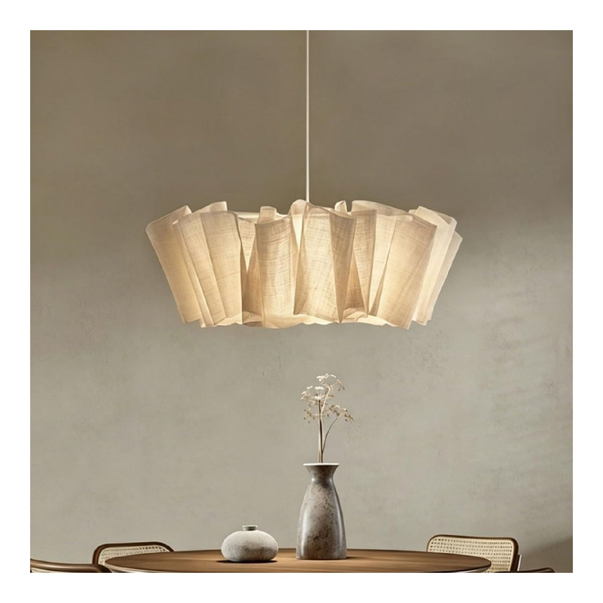 Suspension Ambre et Beige a presence elegante et lumiere agreable E27